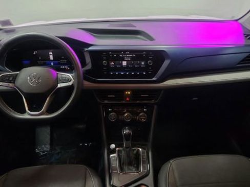 Used 2024 Volkswagen Taos SE image 17