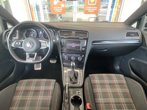 Used 2017 Volkswagen GTI Sport image 19