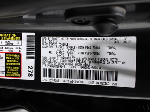 Used 2017 Toyota Tacoma TRD Off-Road w/ Tow Package (A/T) AWD/4WD image 37