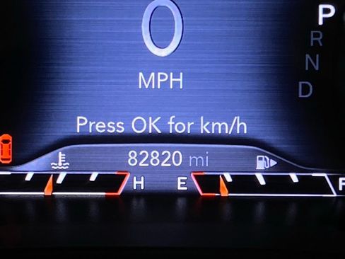 Used 2019 Jeep Cherokee Limited w/ Technology Group FWD image 22