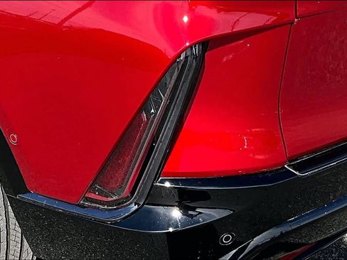 Used 2025 Cadillac Lyriq Sport image 28