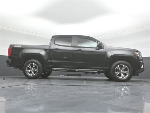 Used 2017 Chevrolet Colorado Z71 image 44