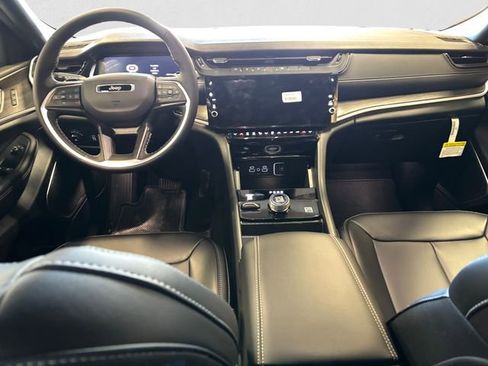 New 2026 Jeep Grand Cherokee Limited w/ Limited Altitude Package AWD/4WD image 10