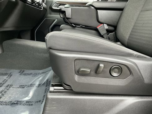 Used 2025 Chevrolet Silverado 2500 LT w/ Convenience Package image 22