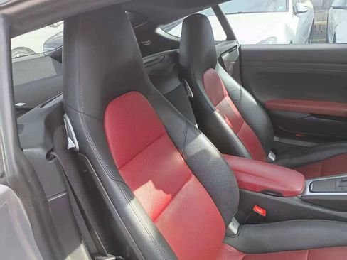 Used 2018 Porsche 718 Cayman image 17