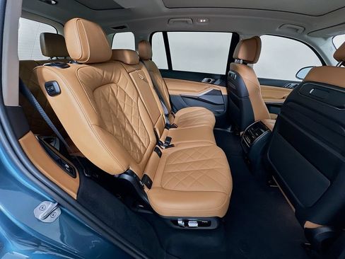 Certified 2024 BMW X7 xDrive40i AWD/4WD image 29
