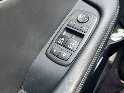 Used 2016 Dodge Challenger SXT Plus image 7