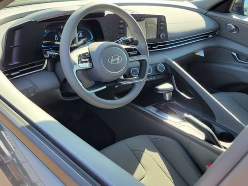 New 2026 Hyundai Elantra SE FWD image 5
