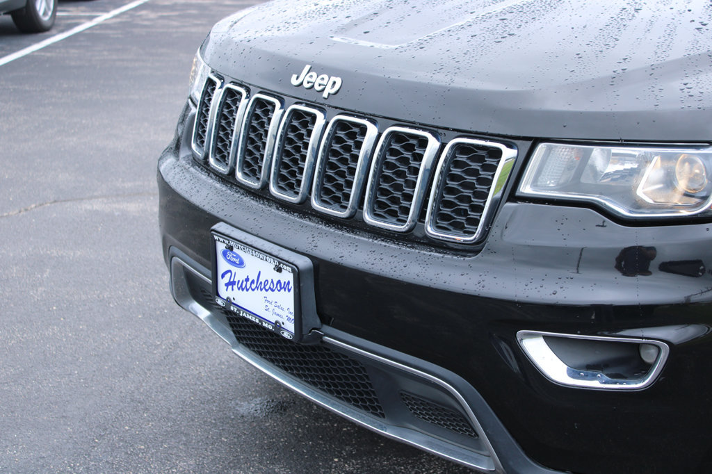 Used 2017 Jeep Grand Cherokee Limited AWD/4WD image 4