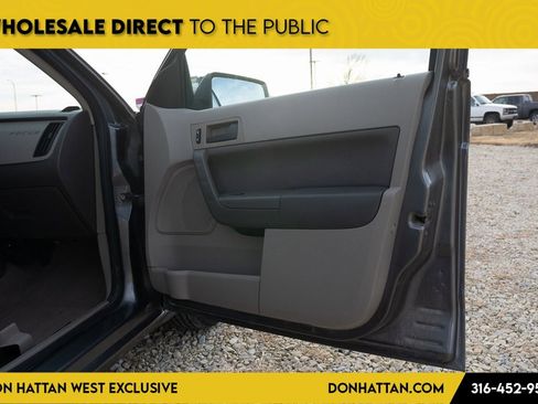 Used 2010 Ford Focus SE image 19