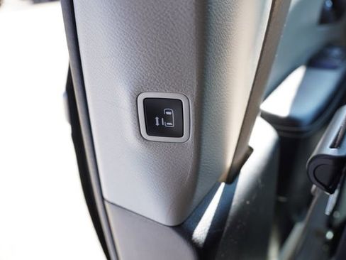 Certified 2023 Chrysler Voyager LX FWD image 21