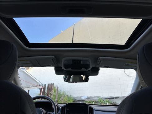 Used 2024 Subaru Crosstrek 2.0i Premium image 13