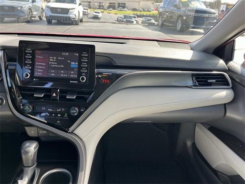 Used 2024 Toyota Camry SE image 13