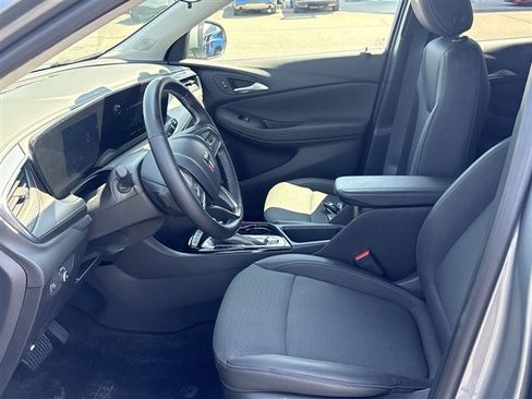 Certified 2024 Buick Encore GX Preferred w/ Comfort Package FWD image 18