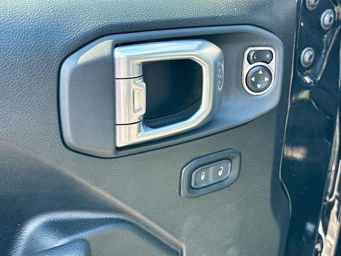 Used 2024 Jeep Wrangler Willys image 17