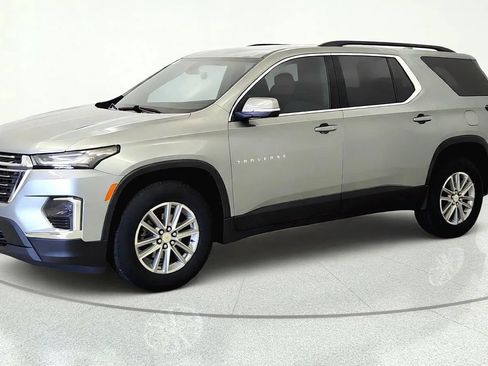 Used 2023 Chevrolet Traverse LT FWD image 4
