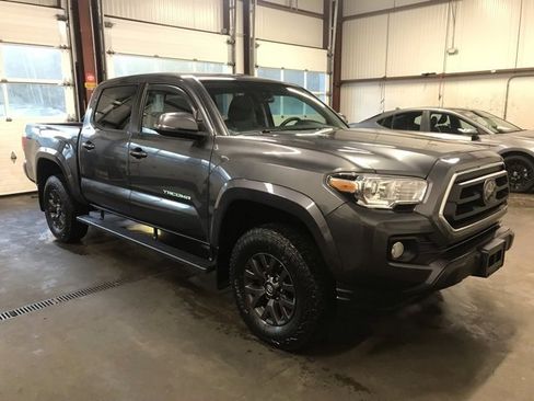 Certified 2021 Toyota Tacoma SR5 image 4