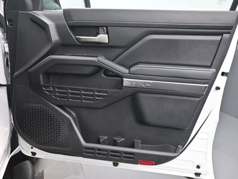 Used 2025 Toyota Tacoma TRD Off-Road image 20