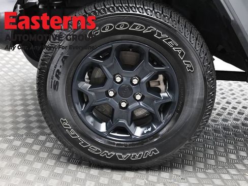 Used 2023 Jeep Wrangler Unlimited w/ 8.4" Radio Group AWD/4WD image 32