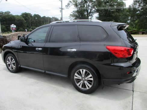 Used 2017 Nissan Pathfinder SV FWD image 18