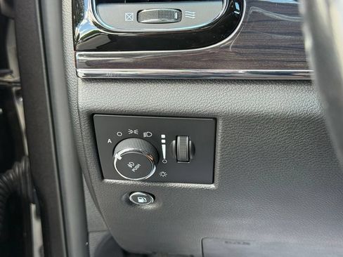 Used 2021 Jeep Grand Cherokee Overland AWD/4WD image 15