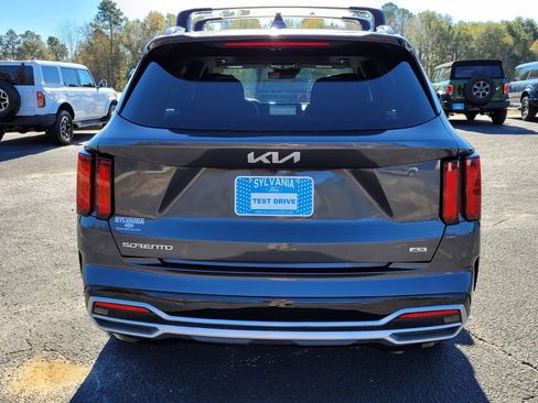Used 2023 Kia Sorento SX image 10