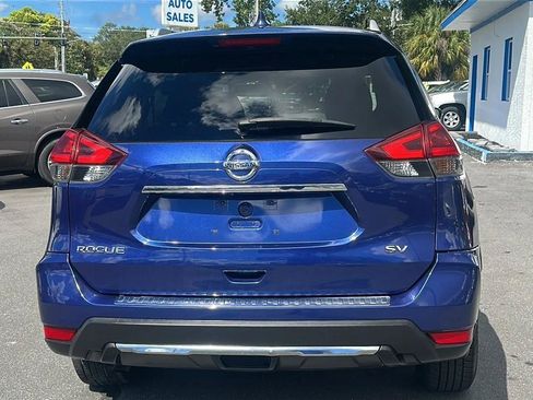 Used 2018 Nissan Rogue SV FWD image 11