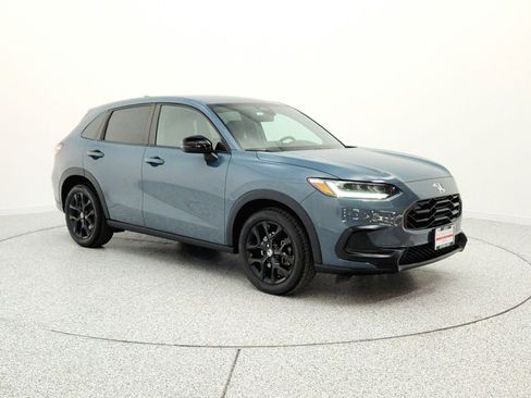 Used 2023 Honda HR-V Sport image 3