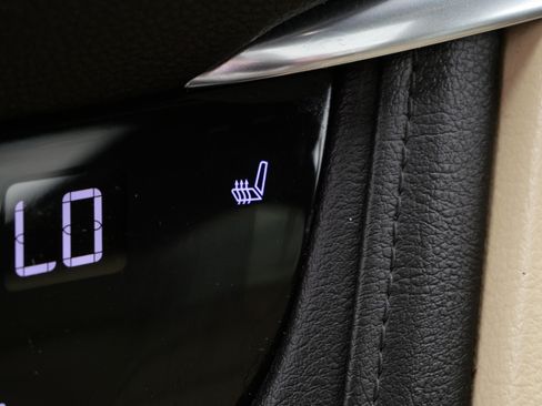 Used 2019 Cadillac XT5 Luxury AWD/4WD image 32