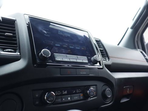 Used 2022 Nissan Frontier Pro-X RWD image 15
