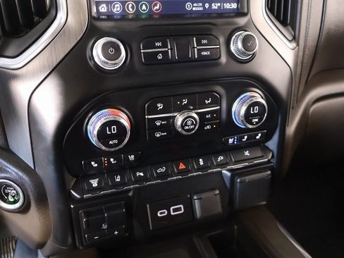 Used 2023 GMC Sierra 3500 Denali w/ Denali Ultimate Package image 7