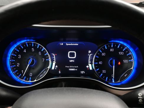 Used 2017 Chrysler Pacifica Touring-L Plus image 26