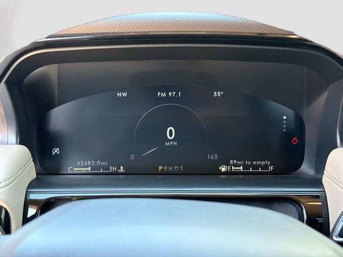 Used 2022 Lincoln Nautilus Reserve AWD/4WD image 30