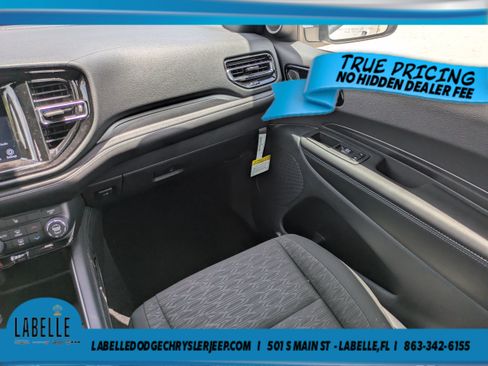 Used 2024 Dodge Durango SXT AWD/4WD image 15
