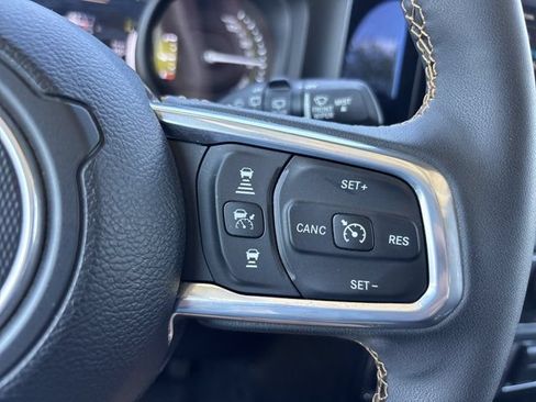Used 2024 Jeep Wrangler Unlimited Sahara AWD/4WD image 27