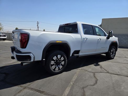 New 2025 GMC Sierra 2500 Denali w/ Denali Reserve Package image 4