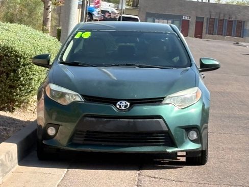 Used 2014 Toyota Corolla LE FWD image 2
