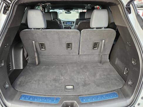 Used 2024 Buick Enclave Essence image 28