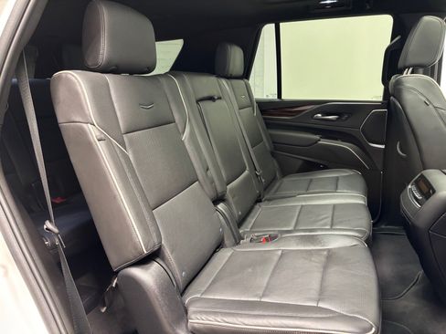 Used 2022 Cadillac Escalade Premium Luxury AWD/4WD image 39