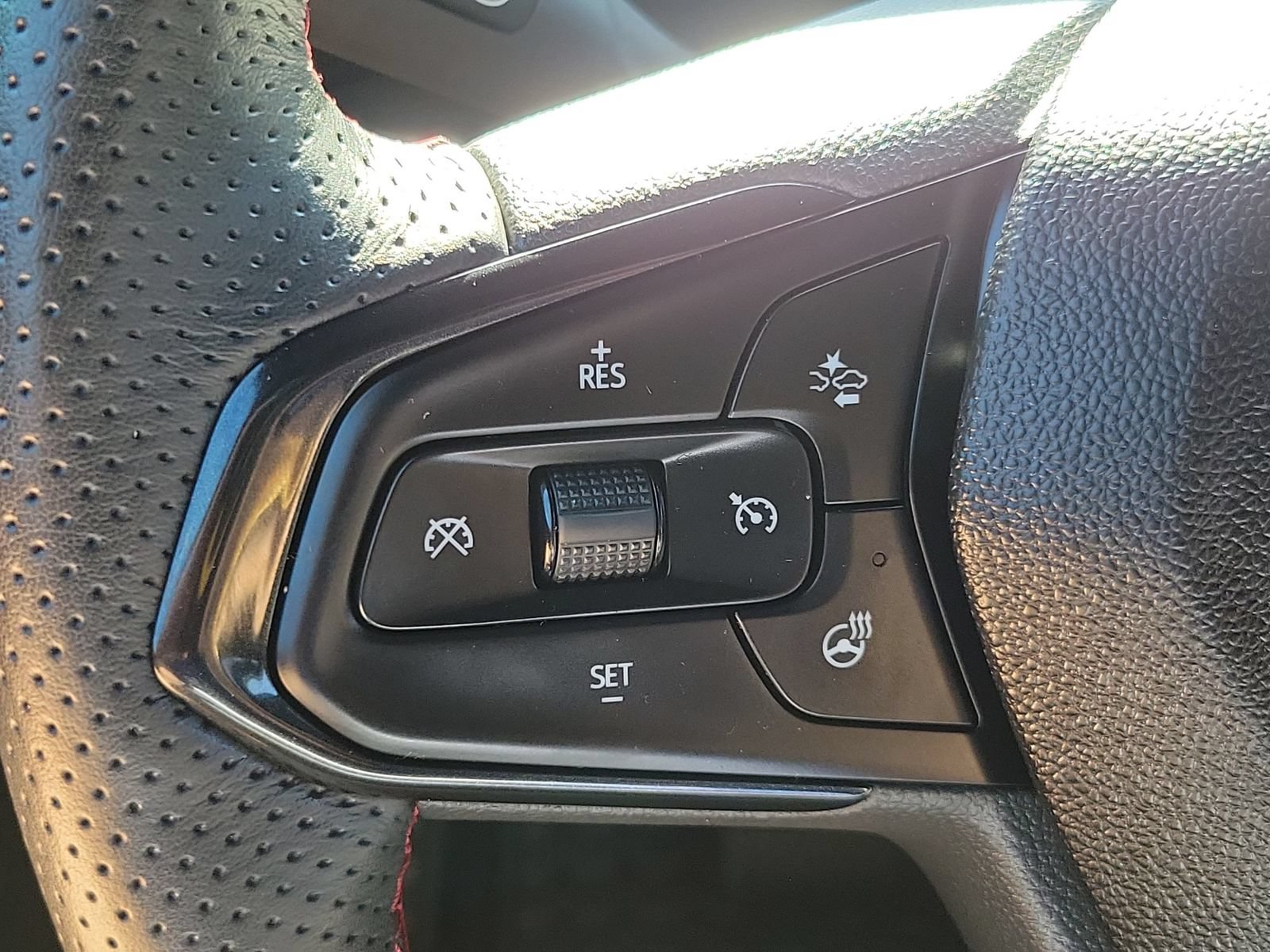 Used 2023 Chevrolet TrailBlazer RS w/ Convenience Package FWD image 14