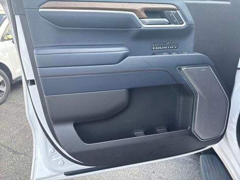 Used 2023 Chevrolet Silverado 1500 High Country w/ Technology Package image 12