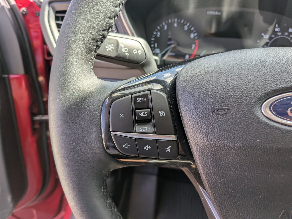 Certified 2022 Ford Escape SE w/ SE Sport Appearance Package FWD image 32