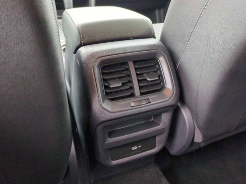 Used 2024 Volkswagen Taos SE image 20