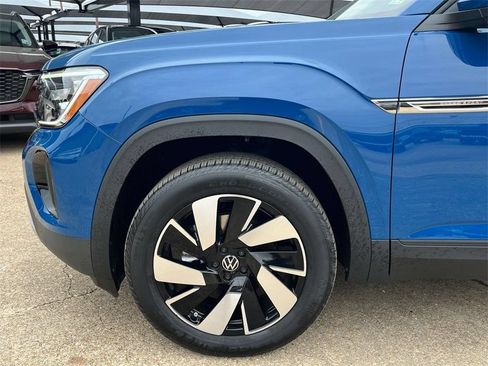 Used 2025 Volkswagen Atlas Cross Sport SE FWD image 6