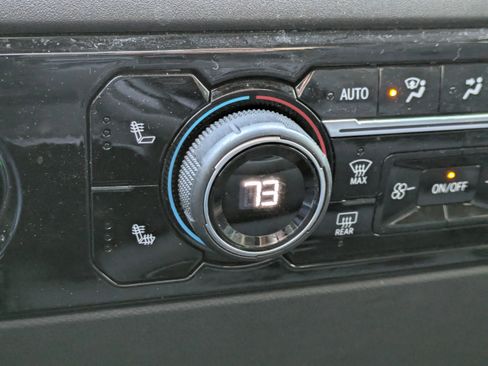 Used 2023 Chevrolet Silverado 1500 LT AWD/4WD image 30