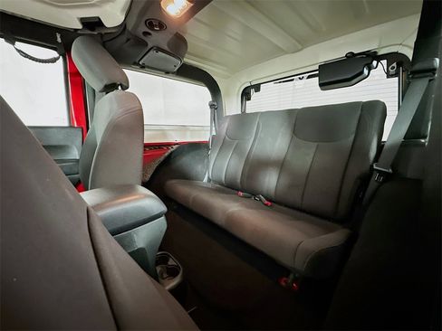 Used 2018 Jeep Wrangler Sport image 17