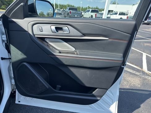 Used 2025 Ford Explorer ST RWD image 14