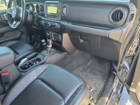 Used 2021 Jeep Wrangler Unlimited Sahara AWD/4WD image 12