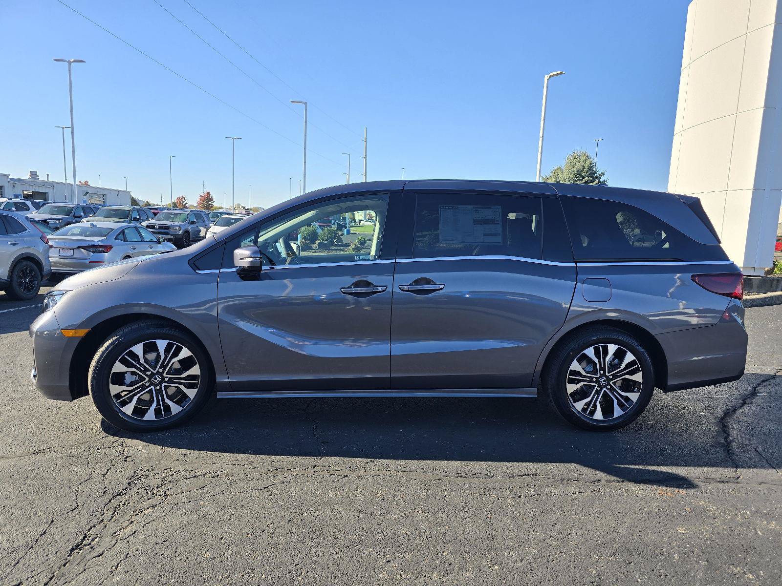 New 2027 Honda Odyssey Elite image 4