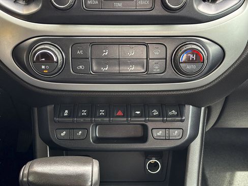 Used 2018 Chevrolet Colorado ZR2 w/ ZR2 Midnight Special Edition AWD/4WD image 20